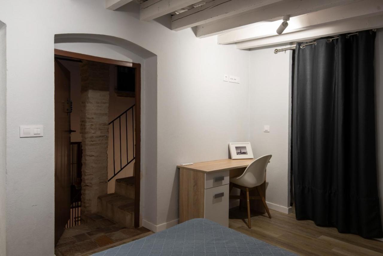 Apartamento La Casa Del Santo Carmona  Esterno foto