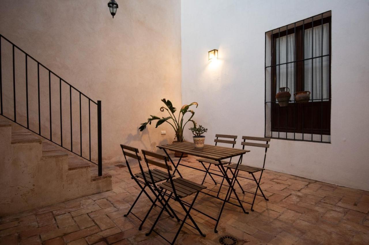 Apartamento La Casa Del Santo Carmona  Esterno foto